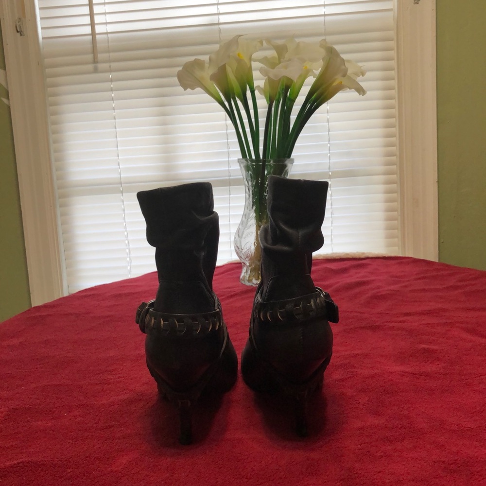 Guess Black ankle boots, used.